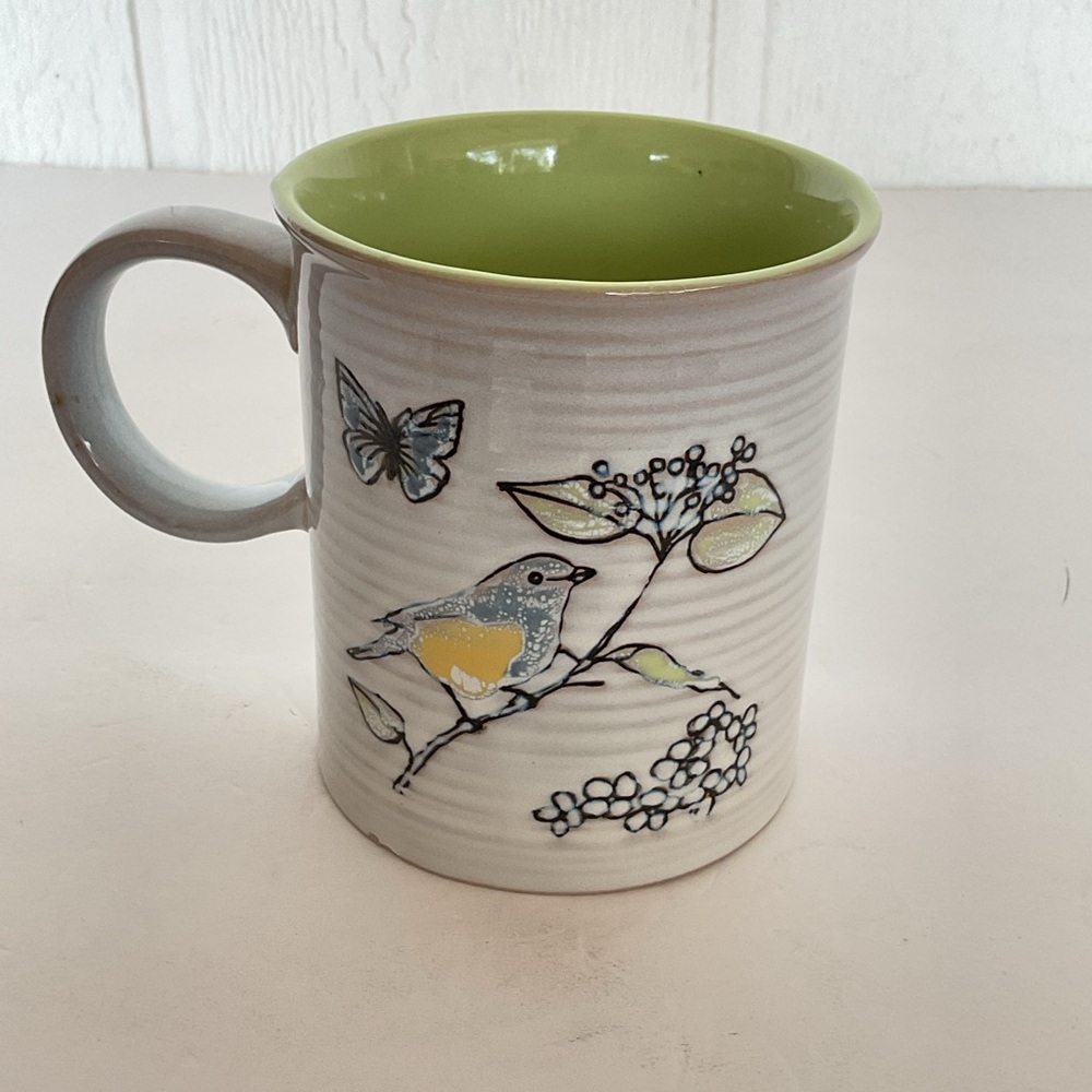 Spectrum Designz 2018 SONGBIRD Embossed Coffee Mug White/Green
